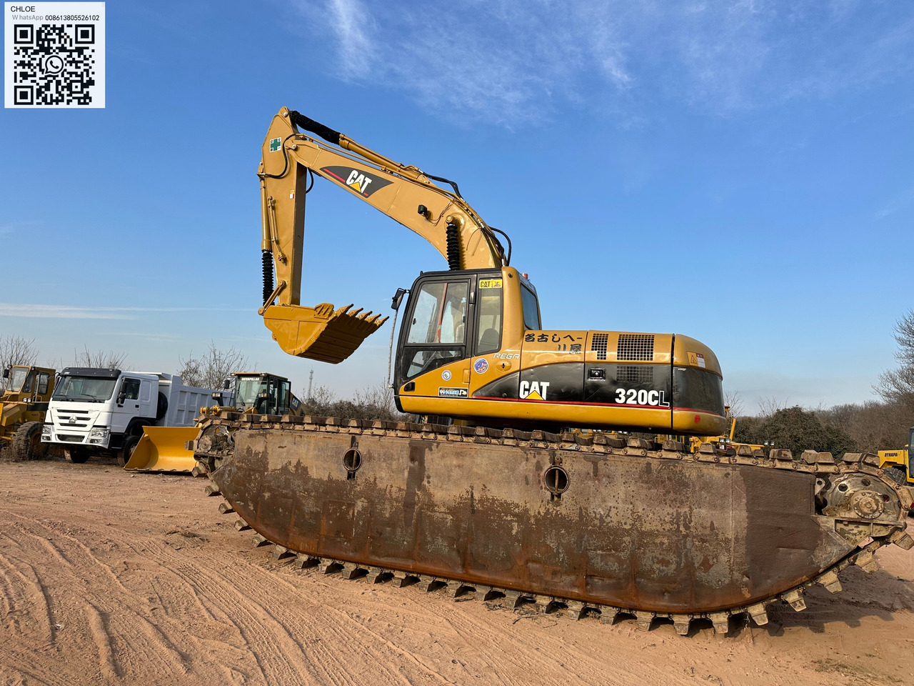 CATERPILLAR 320CL - Amphibious excavator: picture 1 CATERPILLAR 320CL - Amphibious excavator: picture 1