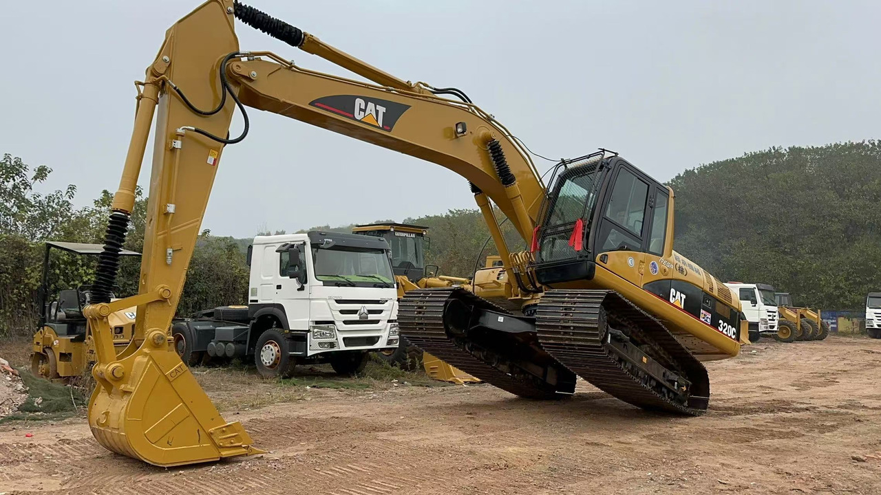 CATERPILLAR 320CL - Crawler excavator: picture 2 CATERPILLAR 320CL - Crawler excavator: picture 2