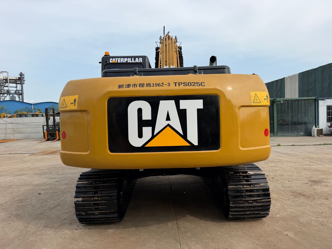 CATERPILLAR 320D2L - Crawler excavator: picture 3 CATERPILLAR 320D2L - Crawler excavator: picture 3