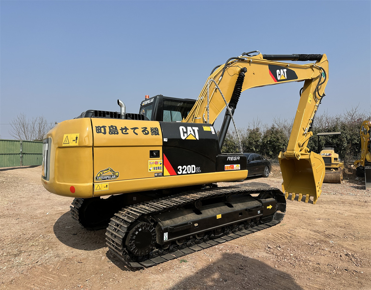 CATERPILLAR 320D2L - Crawler excavator: picture 1 CATERPILLAR 320D2L - Crawler excavator: picture 1
