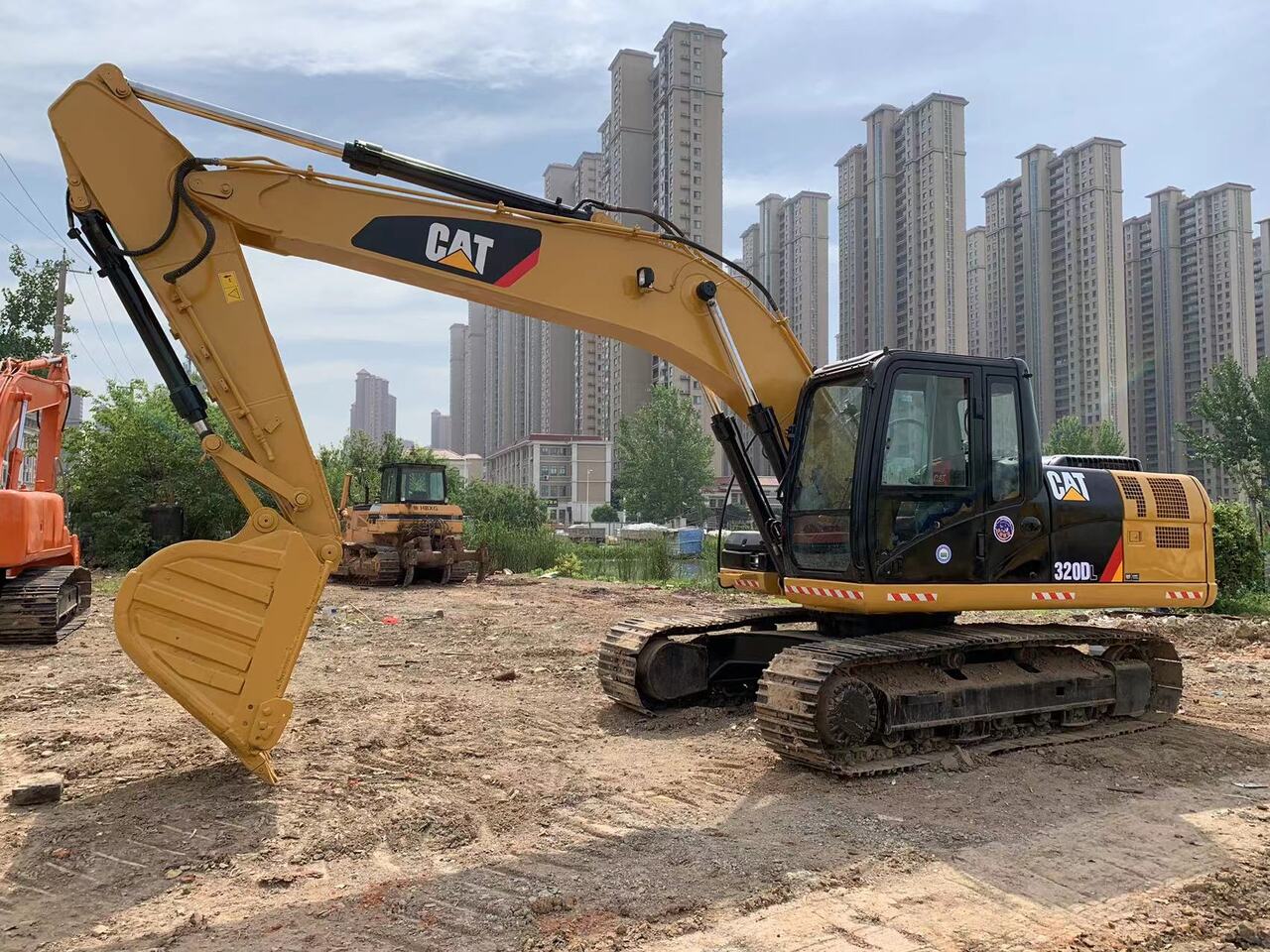 CATERPILLAR 320DL - Crawler excavator: picture 3 CATERPILLAR 320DL - Crawler excavator: picture 3