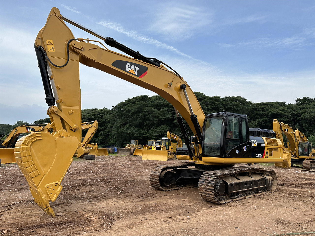 CATERPILLAR 330DL - Crawler excavator: picture 2 CATERPILLAR 330DL - Crawler excavator: picture 2
