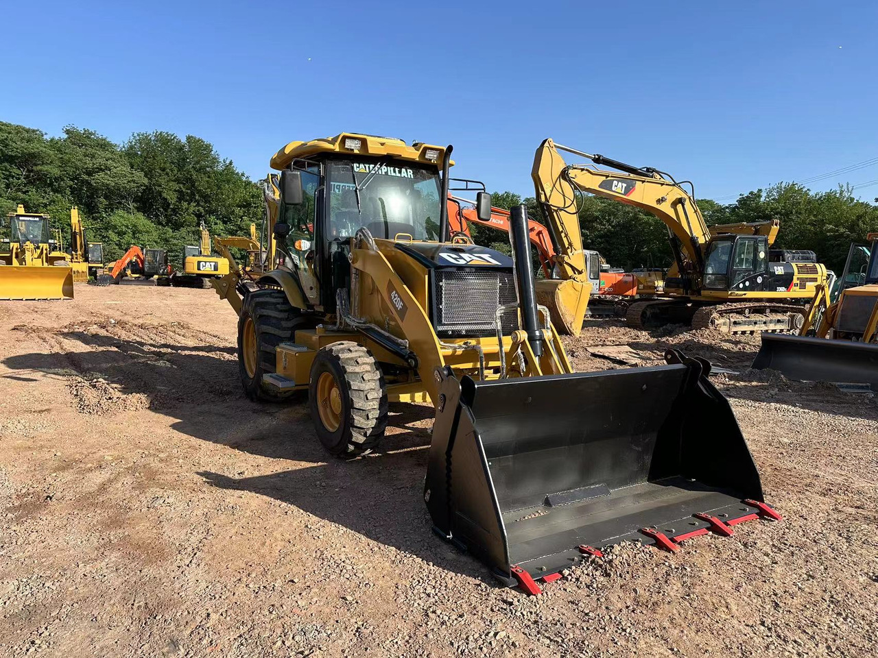 CATERPILLAR 420F2 - Backhoe loader: picture 3 CATERPILLAR 420F2 - Backhoe loader: picture 3