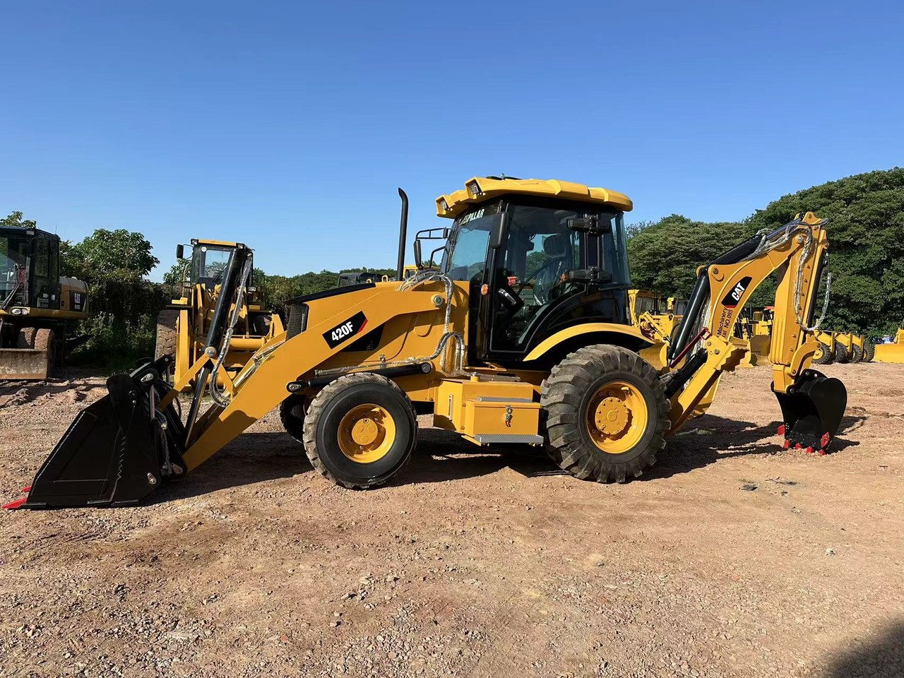 CATERPILLAR 420F2 - Backhoe loader: picture 4 CATERPILLAR 420F2 - Backhoe loader: picture 4