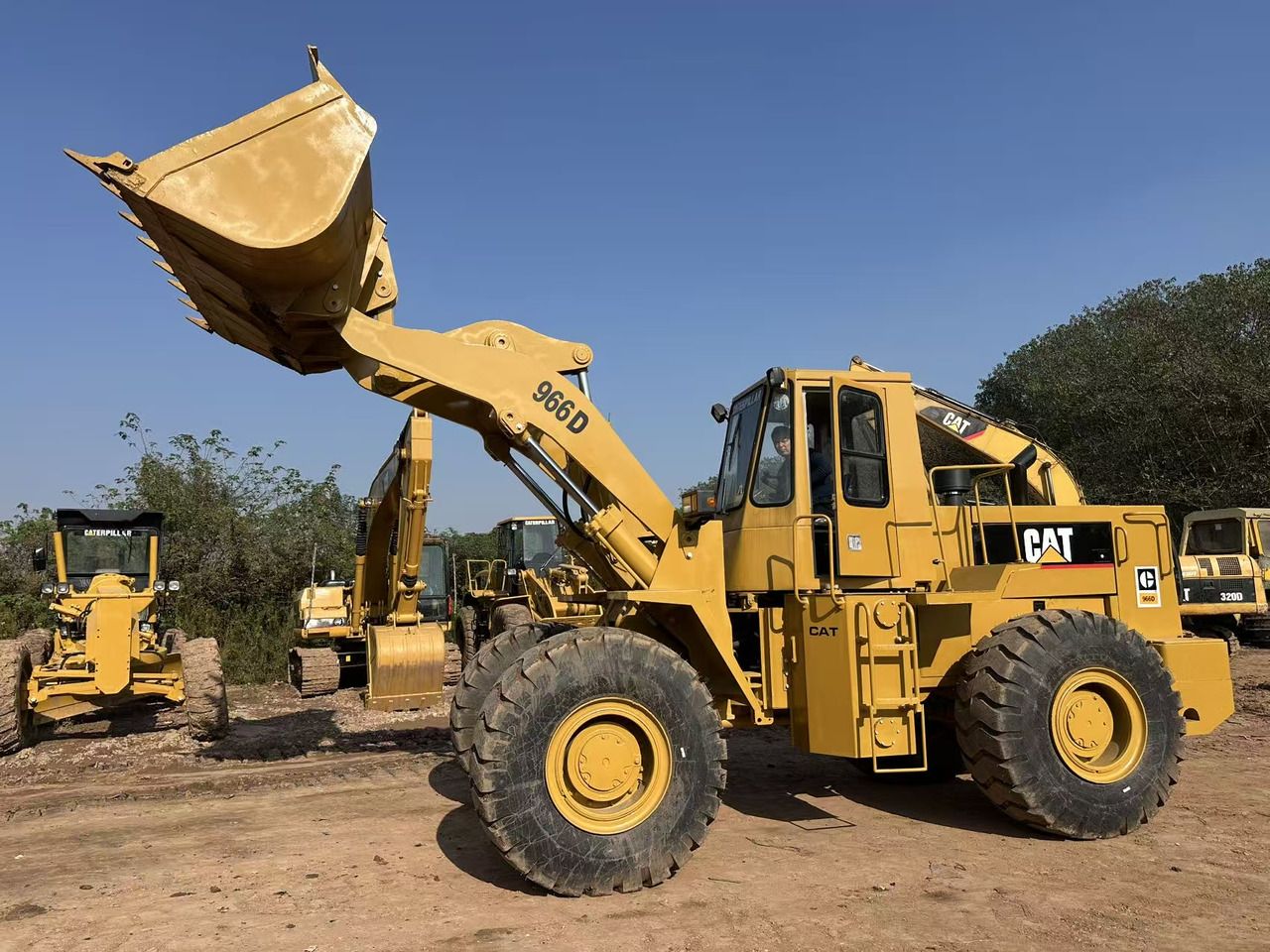CATERPILLAR 966D - Wheel loader: picture 2 CATERPILLAR 966D - Wheel loader: picture 2