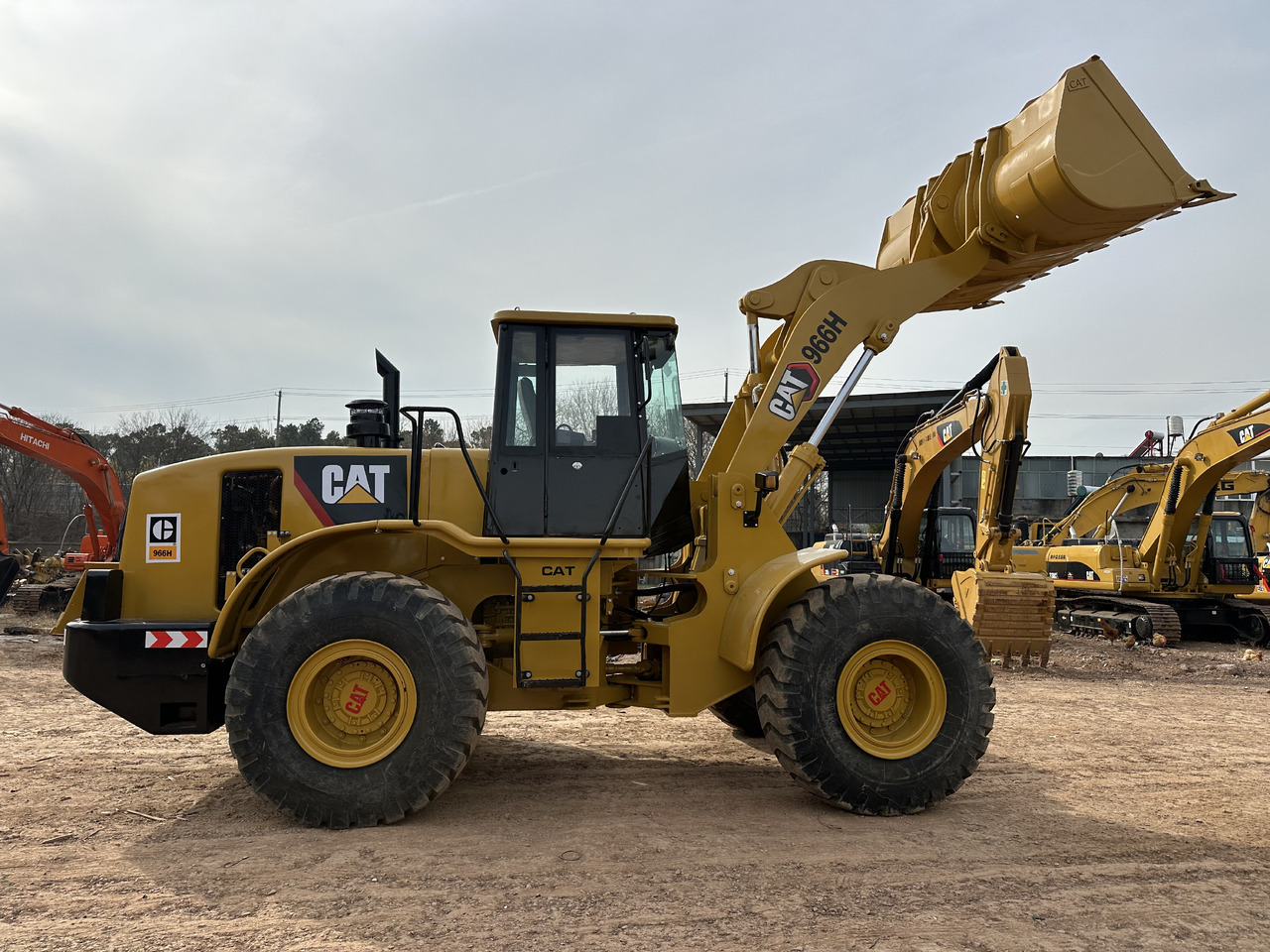 Wheel loader CATERPILLAR 966H: picture 8