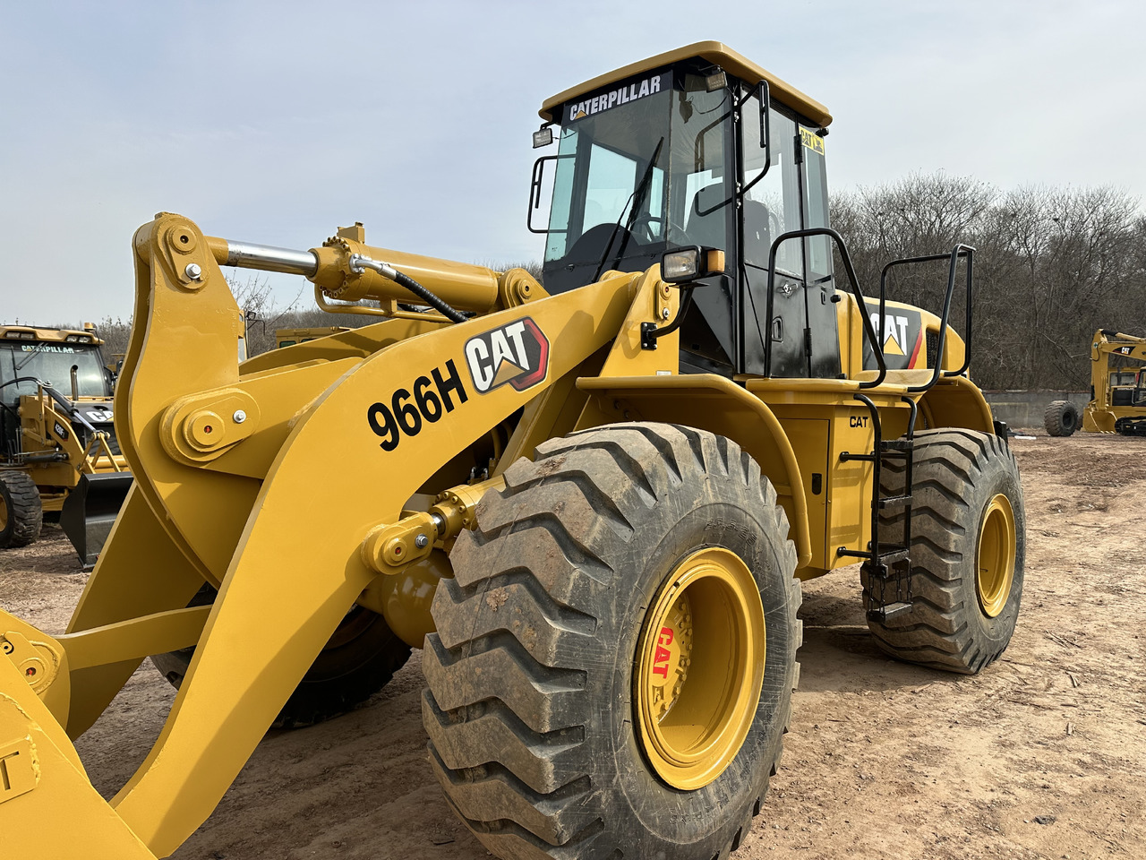 Wheel loader CATERPILLAR 966H: picture 10