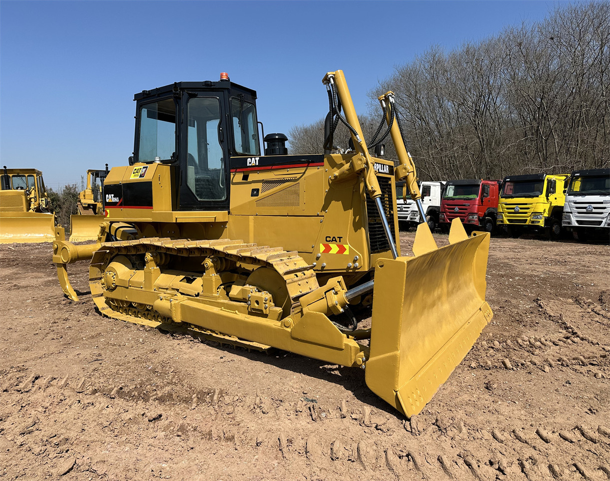 CATERPILLAR D6G - Excavator: picture 1 CATERPILLAR D6G - Excavator: picture 1
