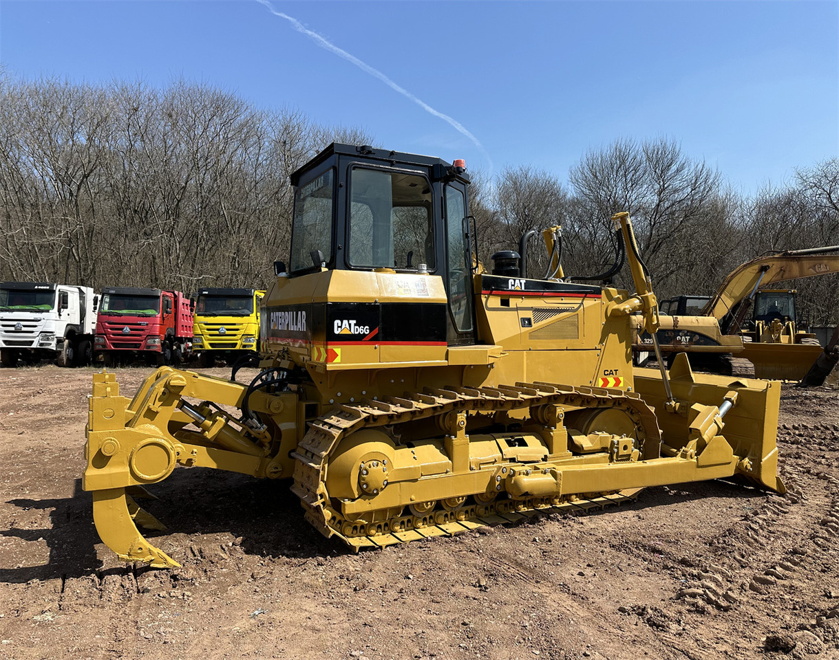 CATERPILLAR D6G - Excavator: picture 1 CATERPILLAR D6G - Excavator: picture 1