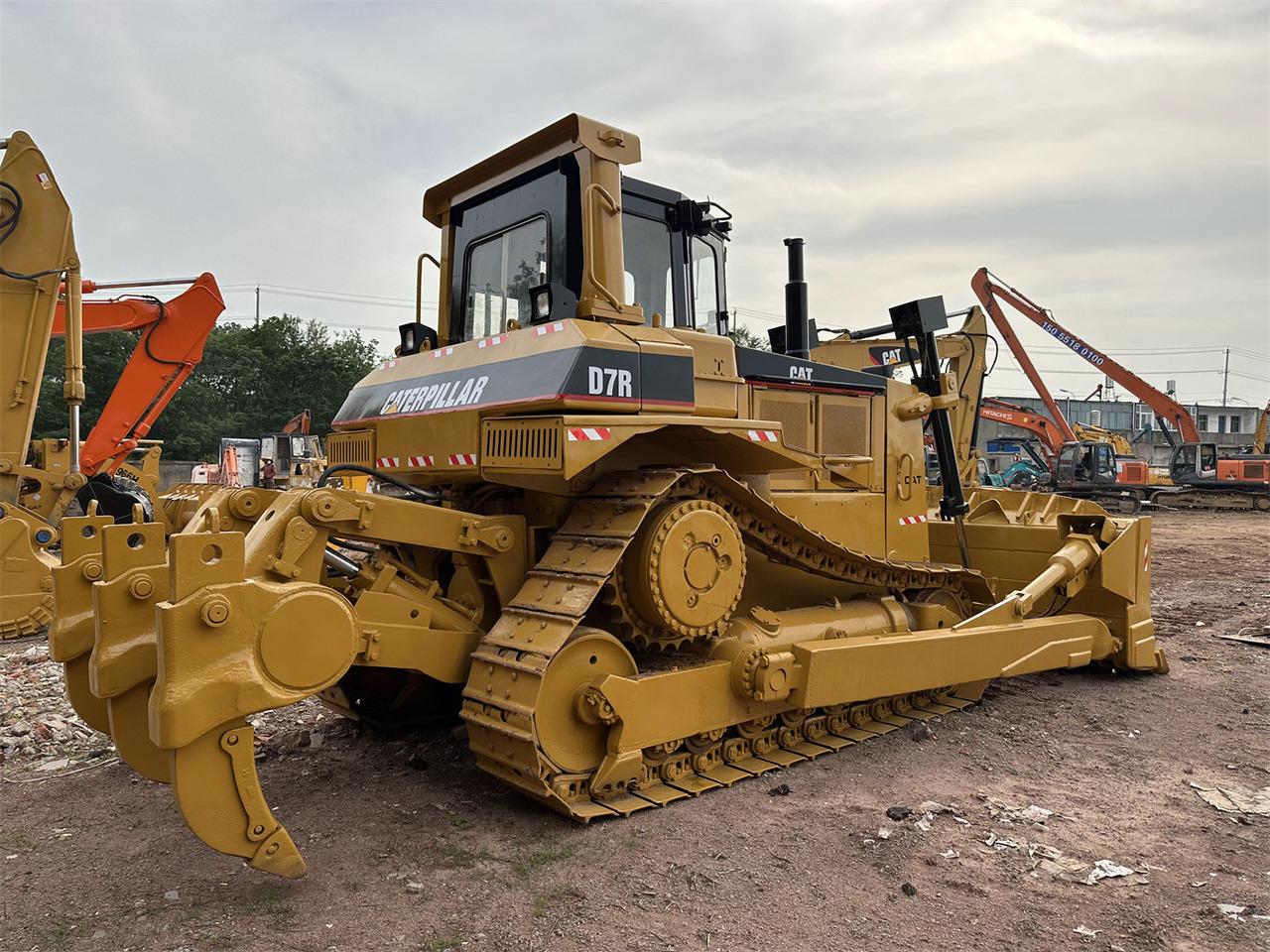 CATERPILLAR D7R - Bulldozer: picture 2 CATERPILLAR D7R - Bulldozer: picture 2