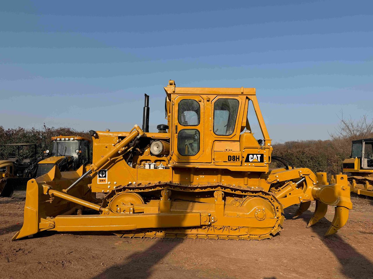CATERPILLAR D8H - Bulldozer: picture 4 CATERPILLAR D8H - Bulldozer: picture 4