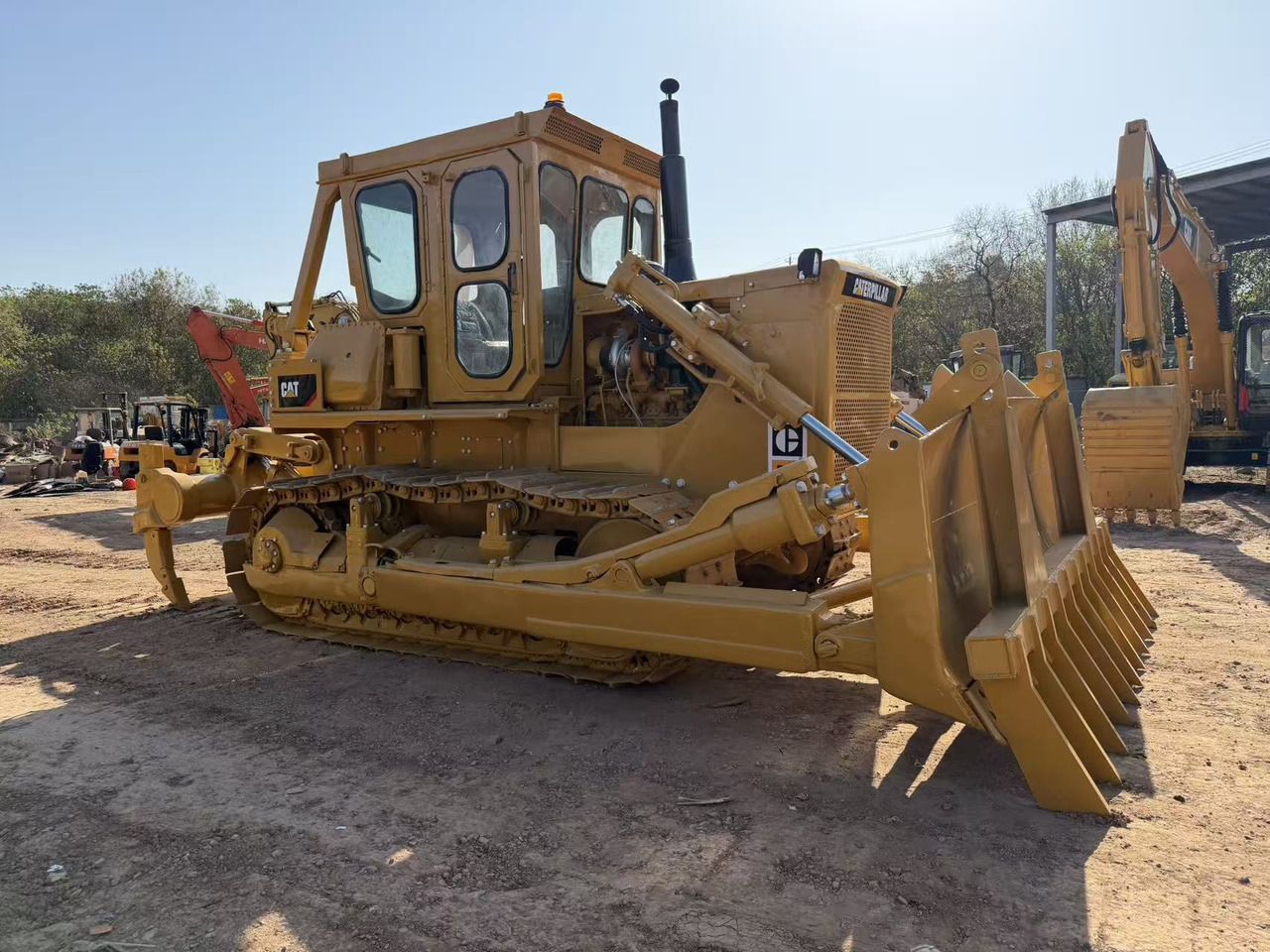 CATERPILLAR D8K - Bulldozer: picture 1 CATERPILLAR D8K - Bulldozer: picture 1