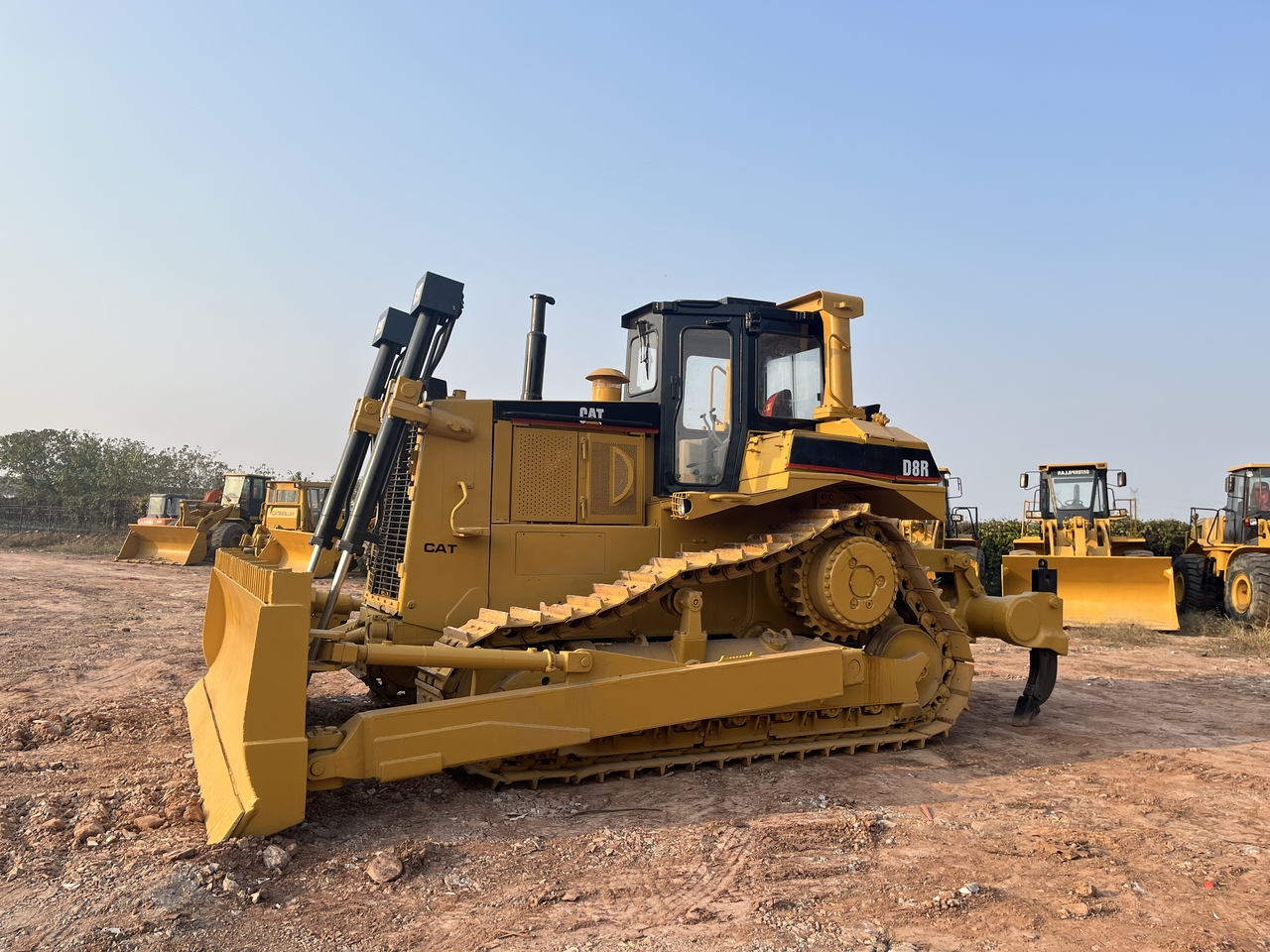 CATERPILLAR D8R - Bulldozer: picture 2 CATERPILLAR D8R - Bulldozer: picture 2