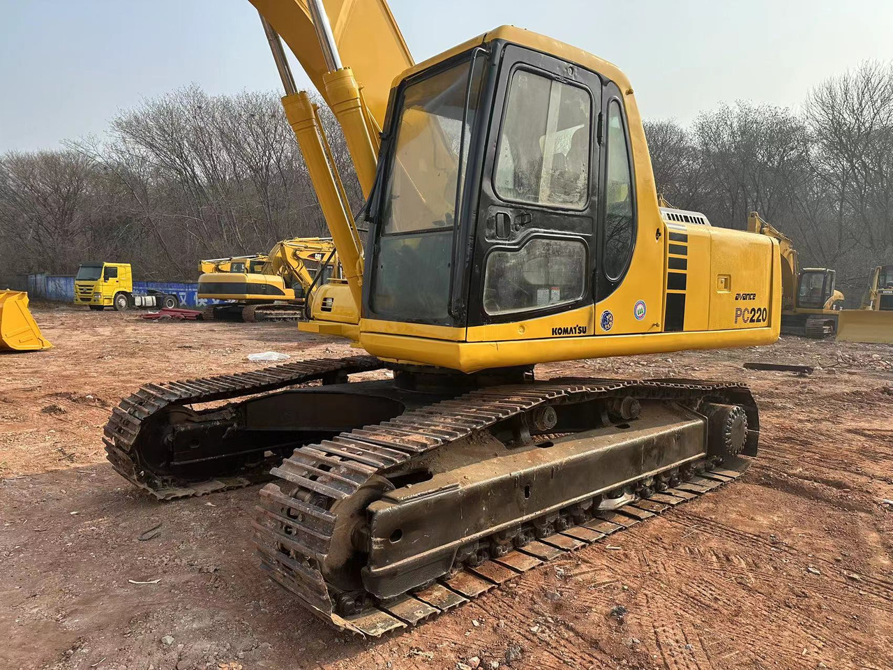 Crawler excavator KOMATSU PC220: picture 8