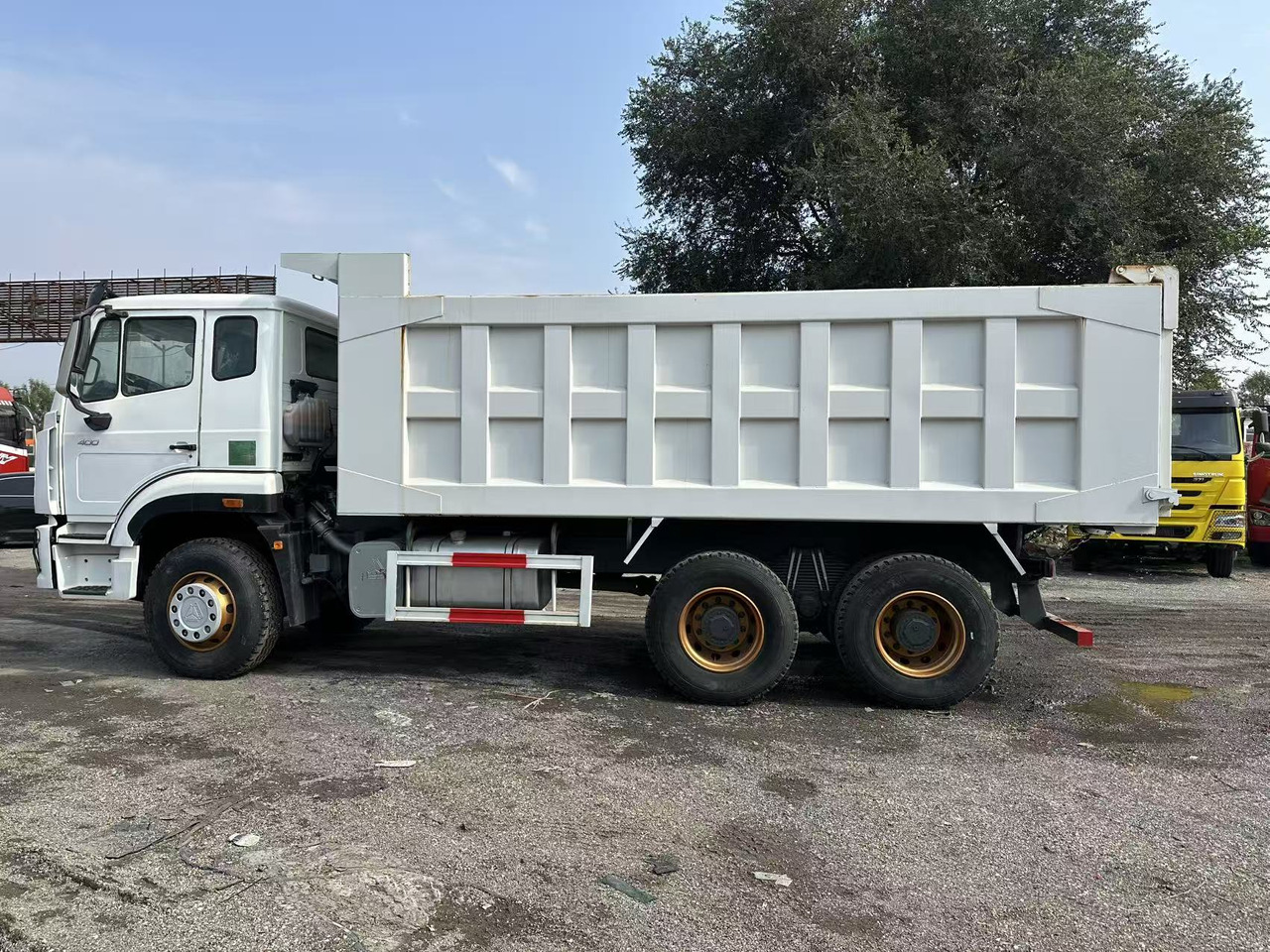 SINOTRUK HOHAN 400hp 6x4 tipper truck - Tipper: picture 3 SINOTRUK HOHAN 400hp 6x4 tipper truck - Tipper: picture 3