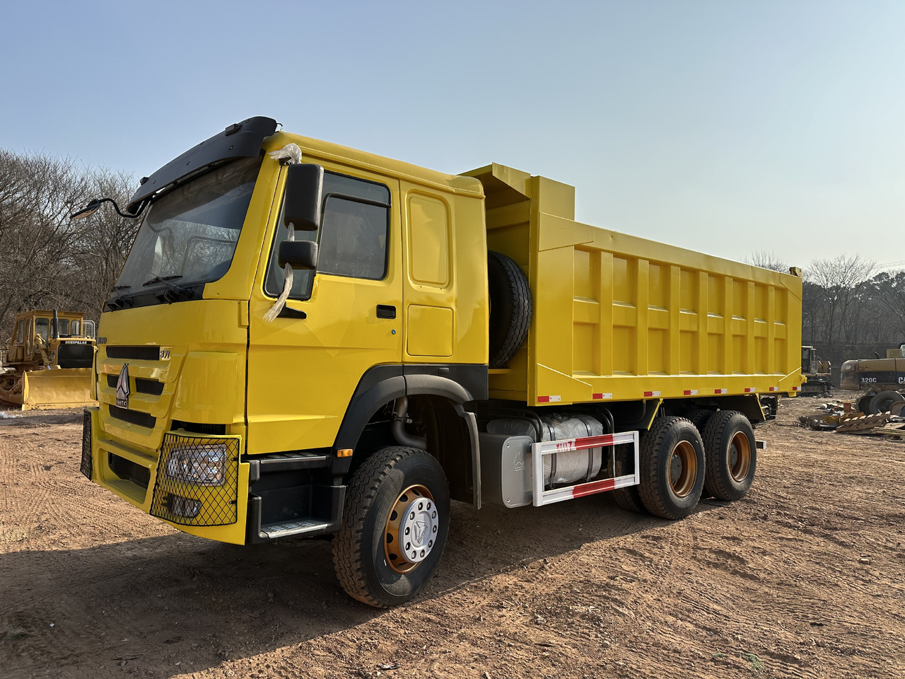 SINOTRUK HOWO 371 - Tipper: picture 1 SINOTRUK HOWO 371 - Tipper: picture 1