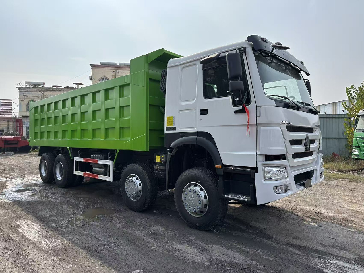 SINOTRUK HOWO 420HP 8X4 Tipper Truck - Tipper: picture 1 SINOTRUK HOWO 420HP 8X4 Tipper Truck - Tipper: picture 1