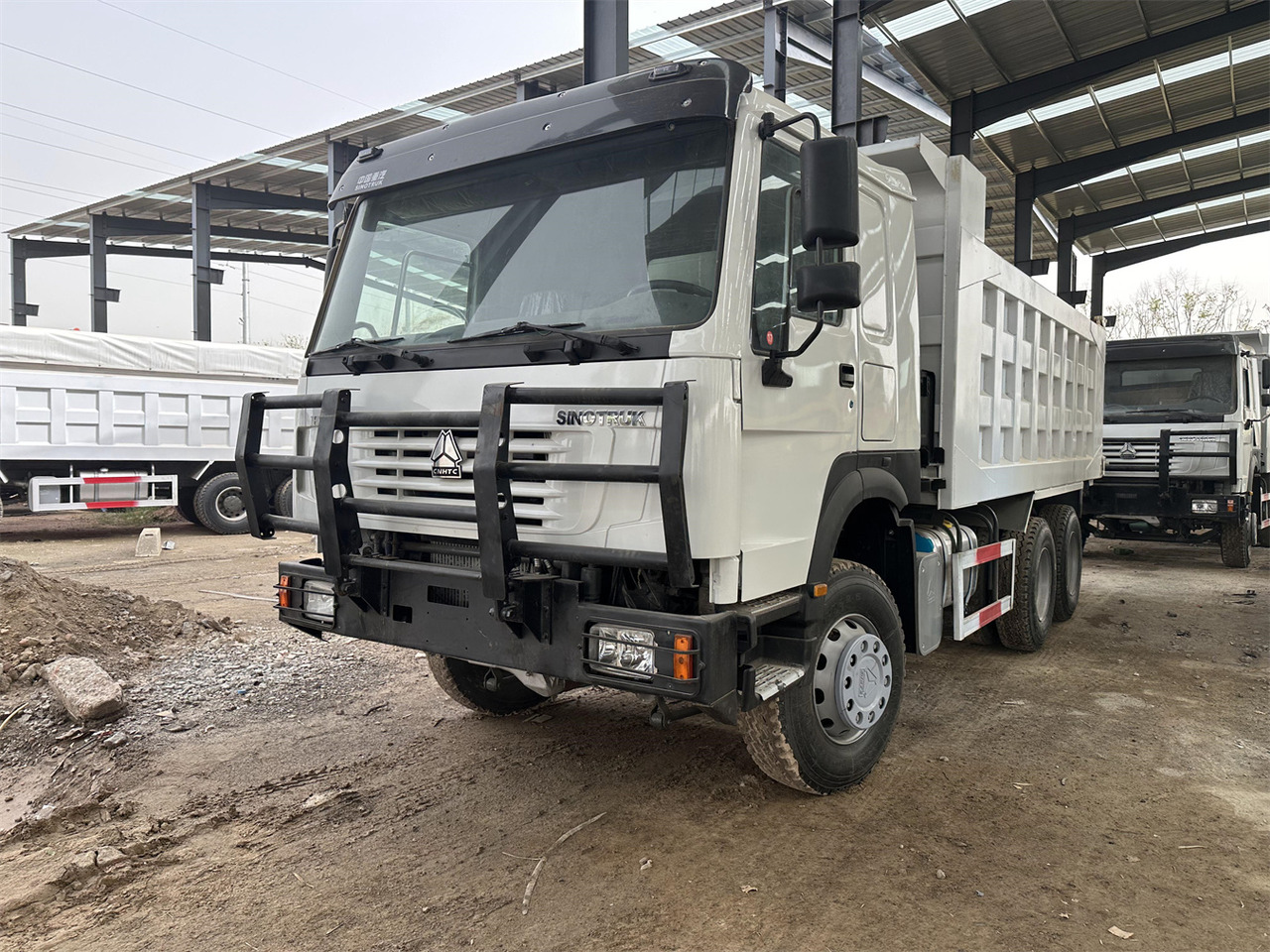 SINOTRUK HOWO Dump truck 371 6x4 - Tipper: picture 1 SINOTRUK HOWO Dump truck 371 6x4 - Tipper: picture 1