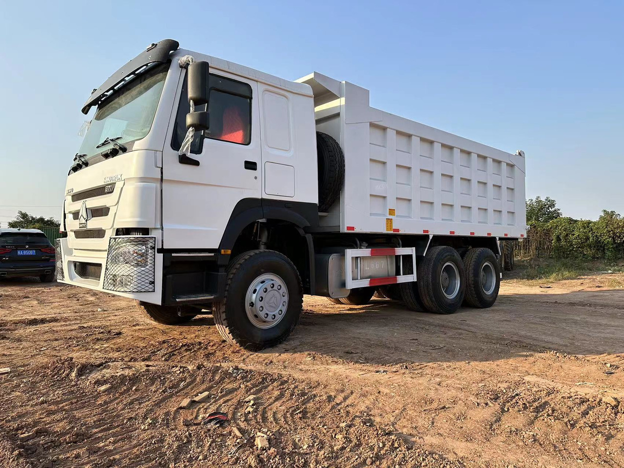 SINOTRUK HOWO HOWO 371 6x4 - Tipper: picture 3 SINOTRUK HOWO HOWO 371 6x4 - Tipper: picture 3