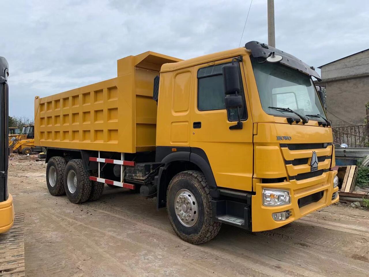 SINOTRUK Howo Dump truck 371 - Tipper: picture 1 SINOTRUK Howo Dump truck 371 - Tipper: picture 1