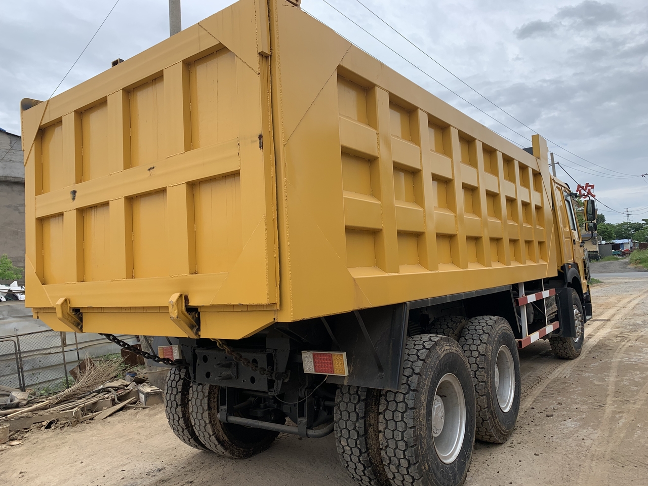 SINOTRUK Howo Dump truck 371 - Tipper: picture 2 SINOTRUK Howo Dump truck 371 - Tipper: picture 2