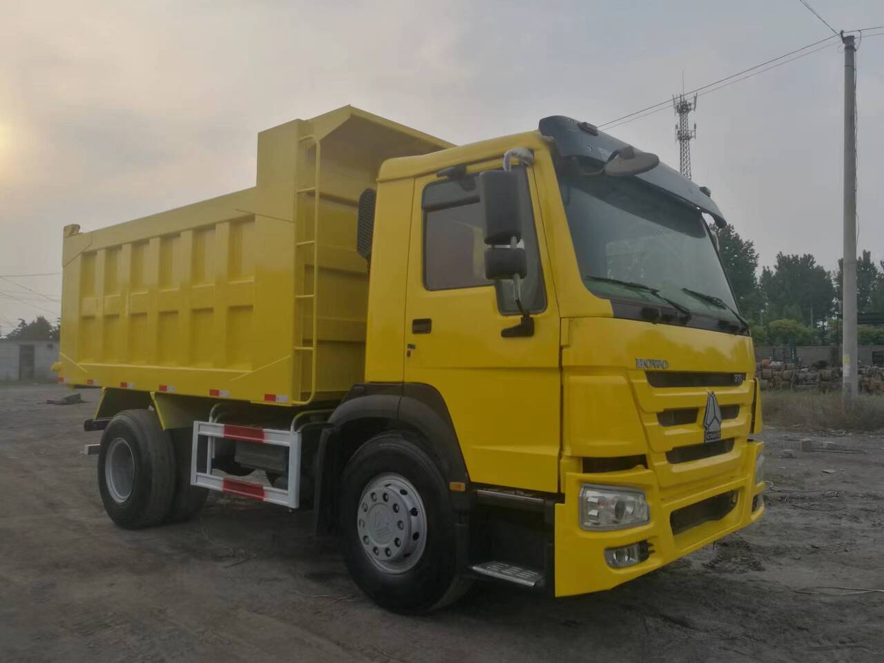 Sinotruk HOWO HOWO 4x2 Dump Truck 371 - Tipper: picture 2 Sinotruk HOWO HOWO 4x2 Dump Truck 371 - Tipper: picture 2