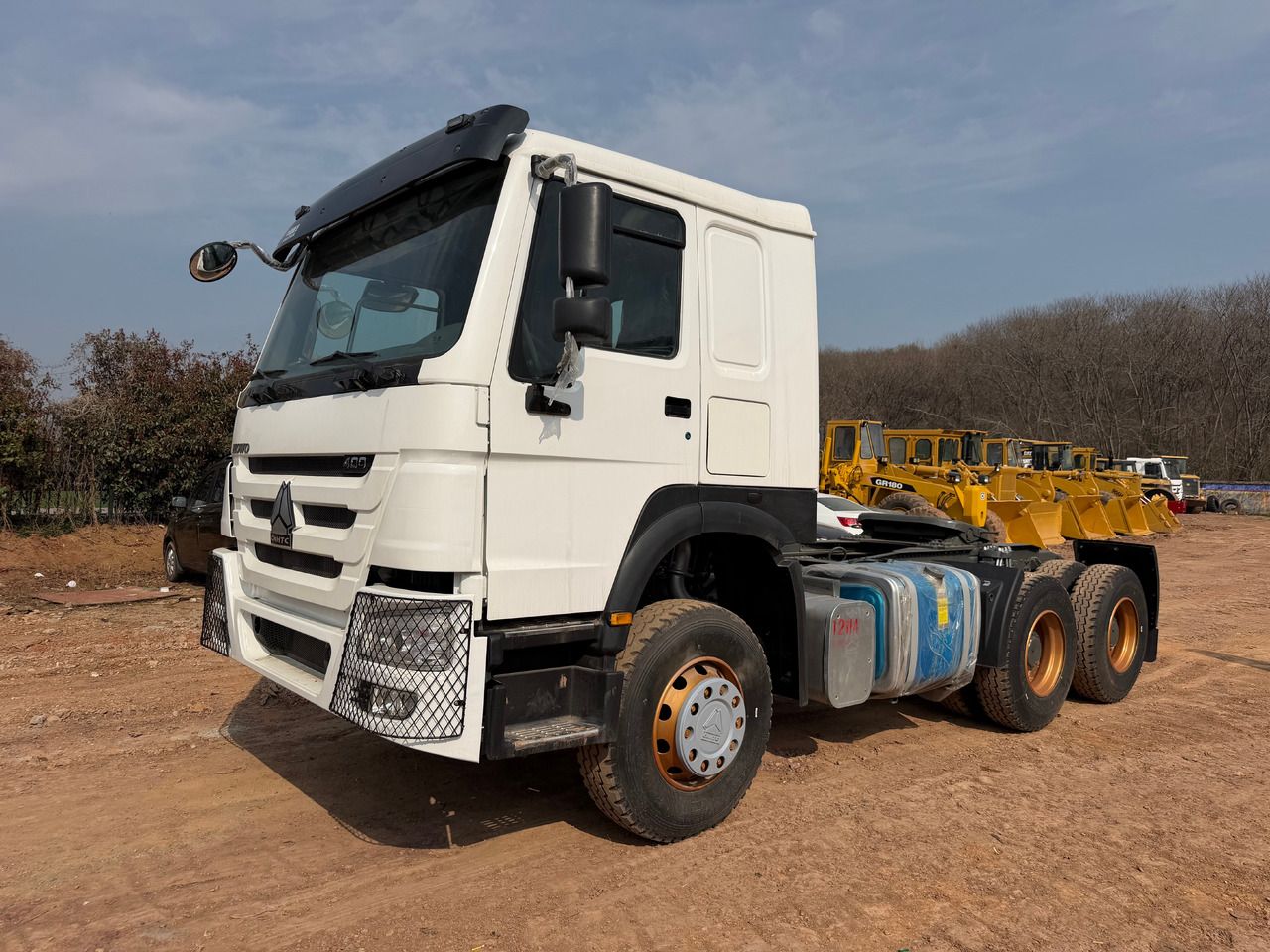 SINOTRUK HOWO 400hp - Tractor unit: picture 2 SINOTRUK HOWO 400hp - Tractor unit: picture 2