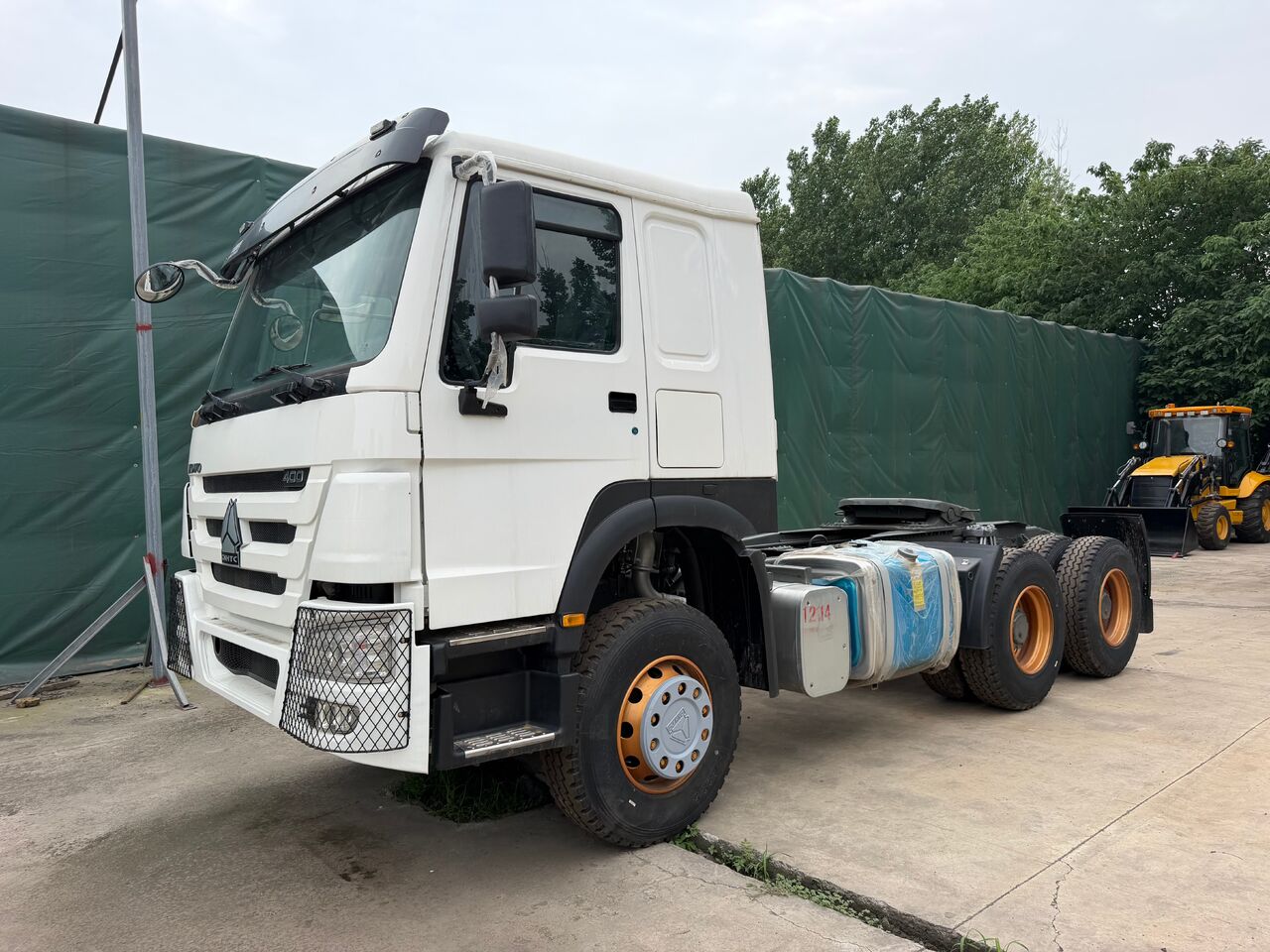 SINOTRUK HOWO 400hp - Tractor unit: picture 3 SINOTRUK HOWO 400hp - Tractor unit: picture 3