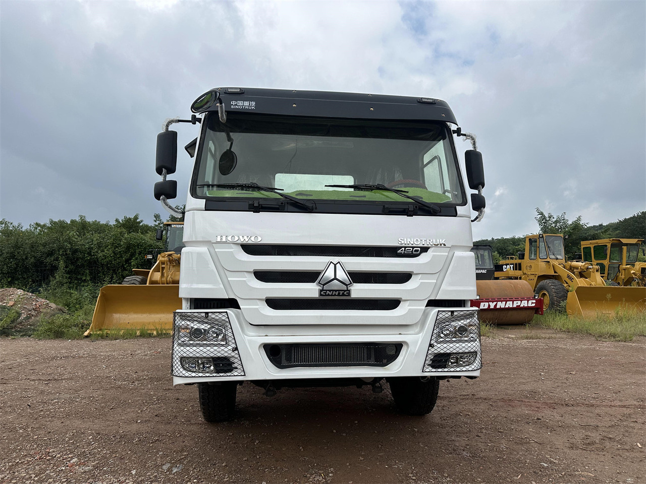 SINOTRUK Howo tractor unit 420hp - Tractor unit: picture 2 SINOTRUK Howo tractor unit 420hp - Tractor unit: picture 2