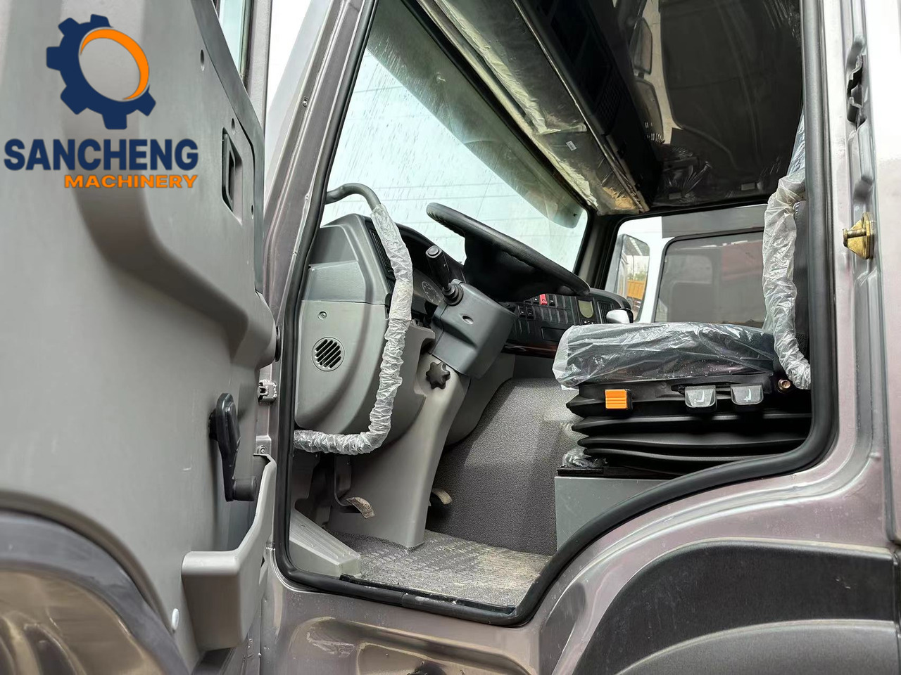 Tractor unit Sinotruk HOWO 380hp 6x4 tractor: picture 8 Tractor unit Sinotruk HOWO 380hp 6x4 tractor: picture 8