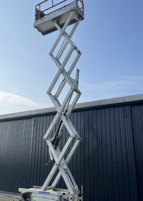 Scissor lift JLG 2630ES: picture 8