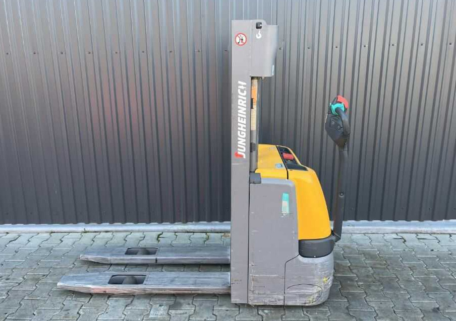 Jungheinrich EJC112 - Stacker: picture 2 Jungheinrich EJC112 - Stacker: picture 2
