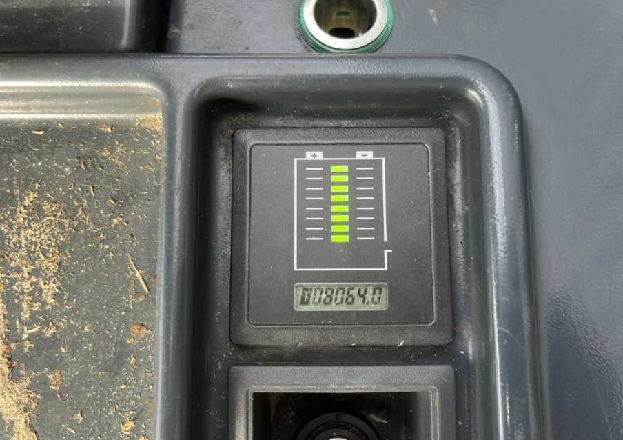 Tow tractor Jungheinrich EZS130: picture 6