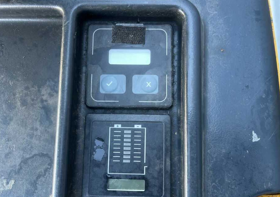 Tow tractor Jungheinrich EZS130: picture 6