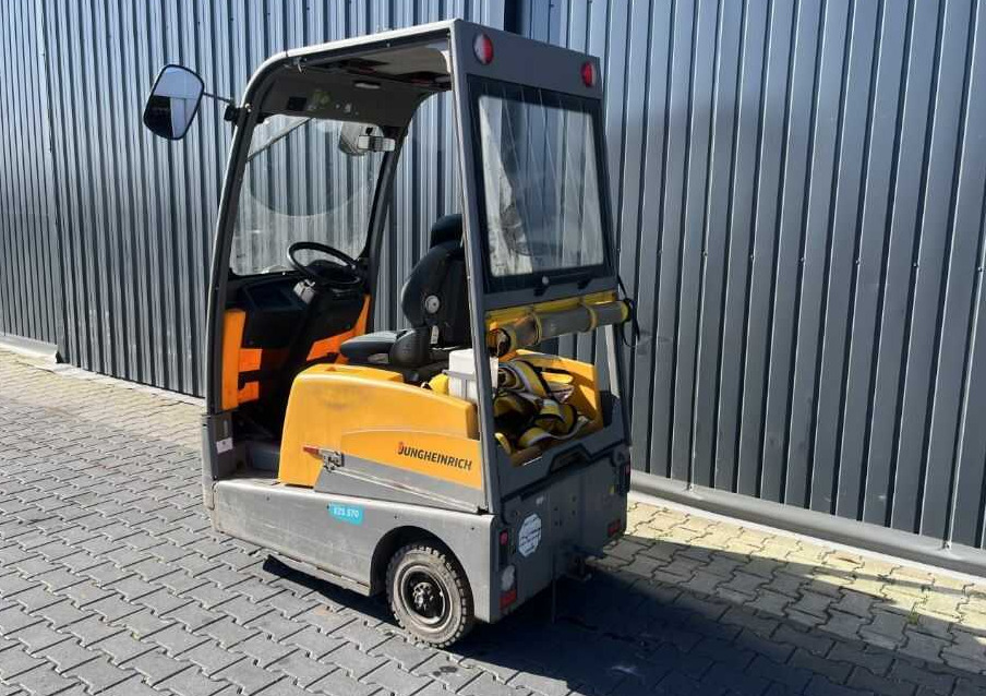 Jungheinrich EZS570 - Tow tractor: picture 3 Jungheinrich EZS570 - Tow tractor: picture 3