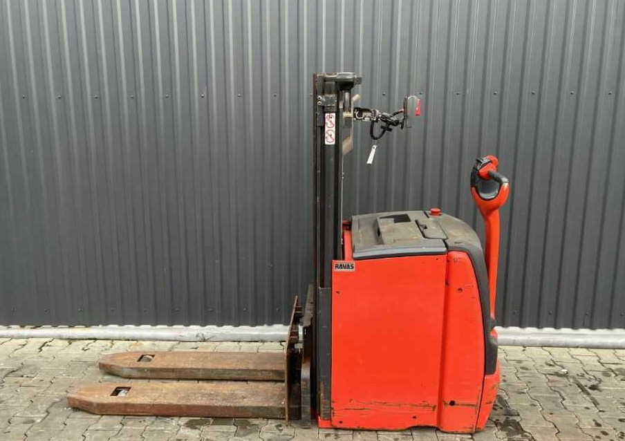 Linde D10 - Stacker: picture 2 Linde D10 - Stacker: picture 2