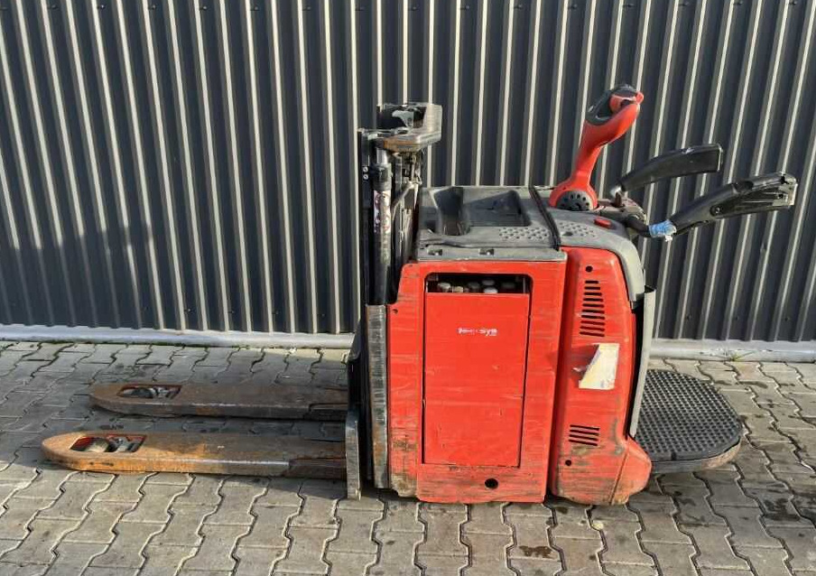 Linde D12AP - Stacker: picture 2 Linde D12AP - Stacker: picture 2