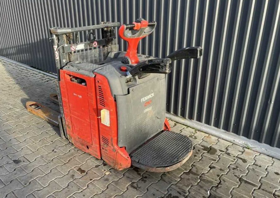 Linde D12AP - Stacker: picture 3 Linde D12AP - Stacker: picture 3