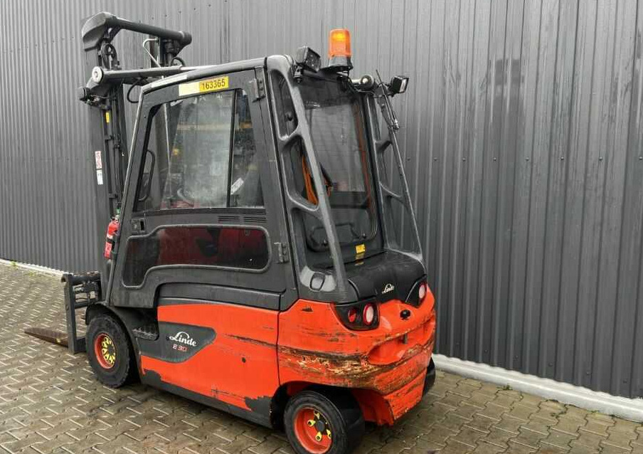 Linde E30-01 - Electric forklift: picture 3 Linde E30-01 - Electric forklift: picture 3