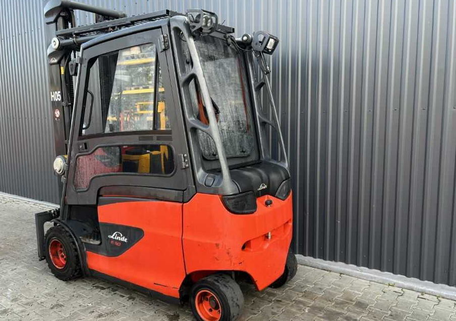 Linde E30HL-01/600 - Electric forklift: picture 3 Linde E30HL-01/600 - Electric forklift: picture 3