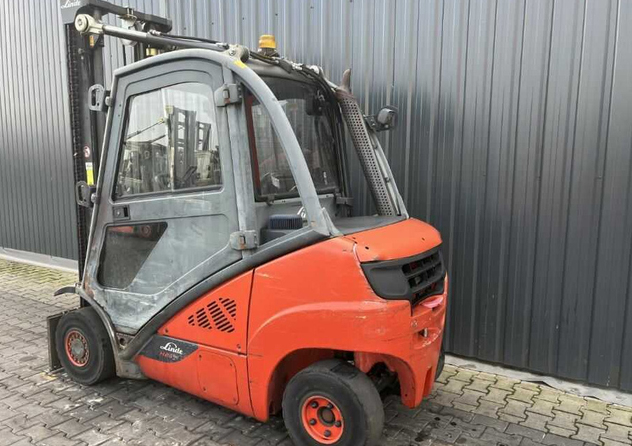 Linde H25D-02 - Diesel forklift: picture 3 Linde H25D-02 - Diesel forklift: picture 3