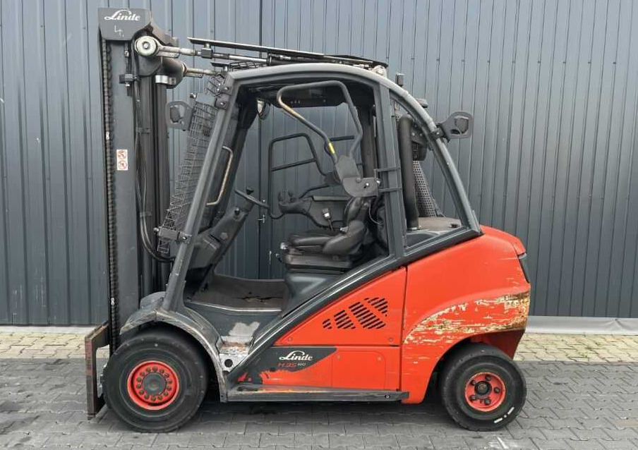 Linde H35D-02 - Diesel forklift: picture 2 Linde H35D-02 - Diesel forklift: picture 2