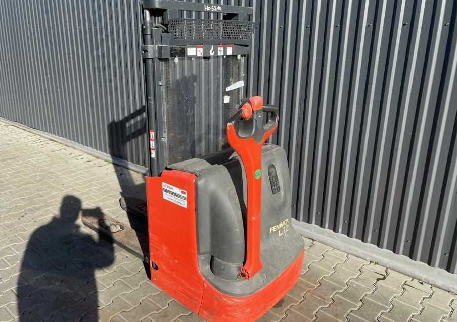 Linde L12L - Stacker: picture 3 Linde L12L - Stacker: picture 3