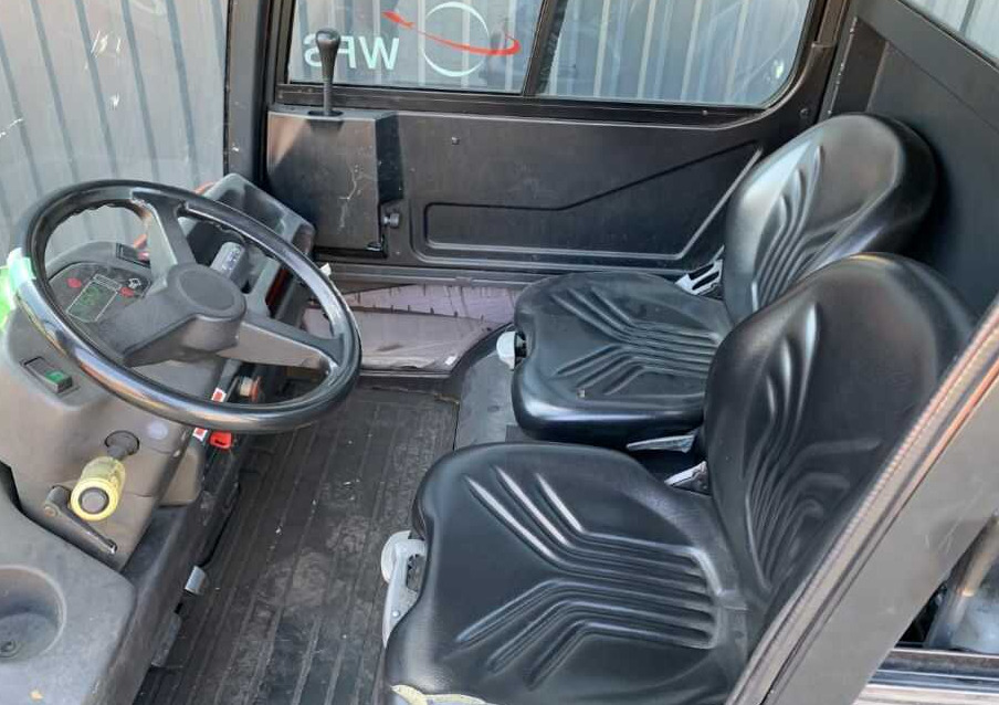 Tow tractor Linde P250: picture 6 Tow tractor Linde P250: picture 6