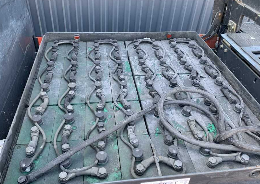 Tow tractor Linde P250: picture 8 Tow tractor Linde P250: picture 8