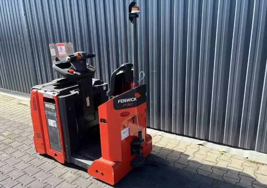 Linde P30C - Tow tractor: picture 3 Linde P30C - Tow tractor: picture 3
