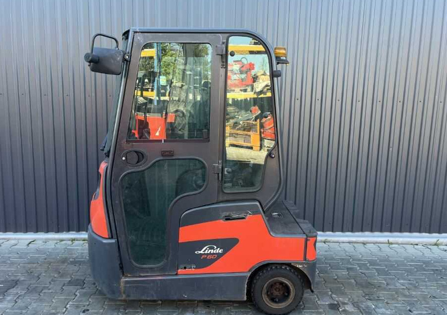 Linde P60 - Tow tractor: picture 2 Linde P60 - Tow tractor: picture 2