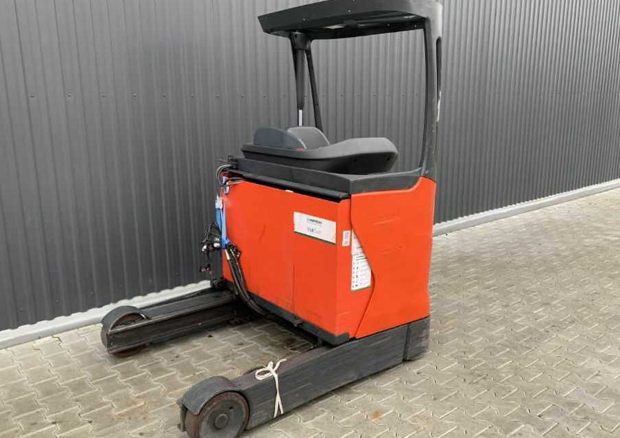 Linde R14HD-01 - Reach truck: picture 2 Linde R14HD-01 - Reach truck: picture 2