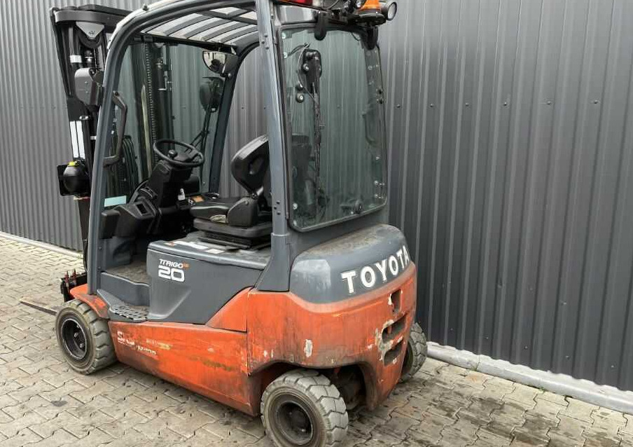 Toyota 8FBM20T - Electric forklift: picture 3 Toyota 8FBM20T - Electric forklift: picture 3