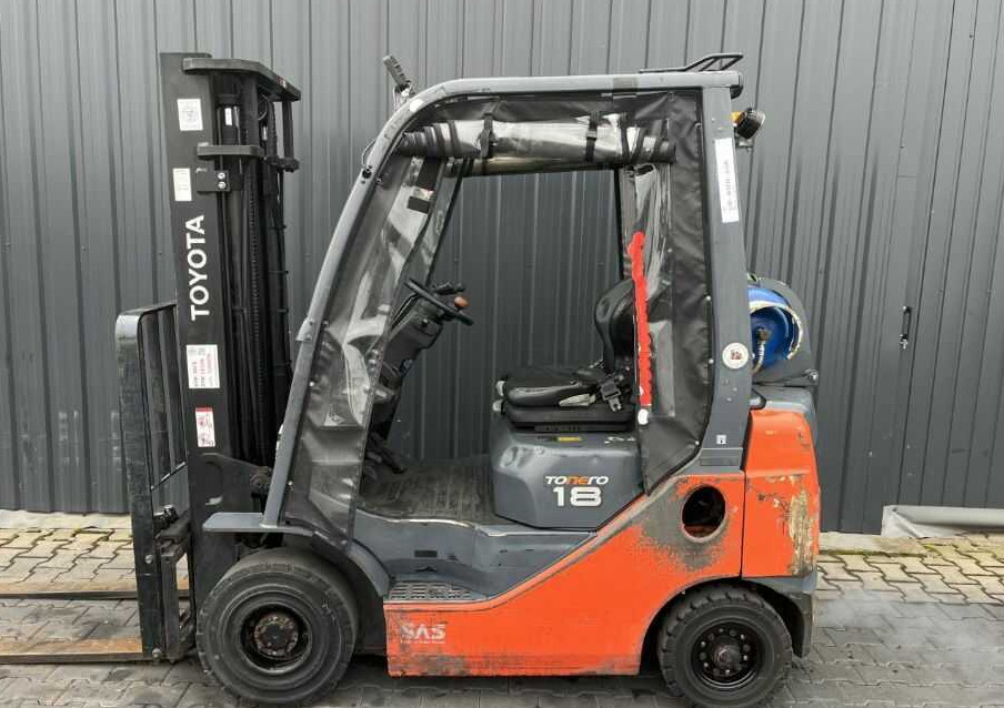 Toyota 8FGF18 - LPG forklift: picture 2 Toyota 8FGF18 - LPG forklift: picture 2